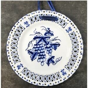 Vintage Lillian Vernon Blue Grape Reticulated Lattice Plate 8" with Blue Ribbon